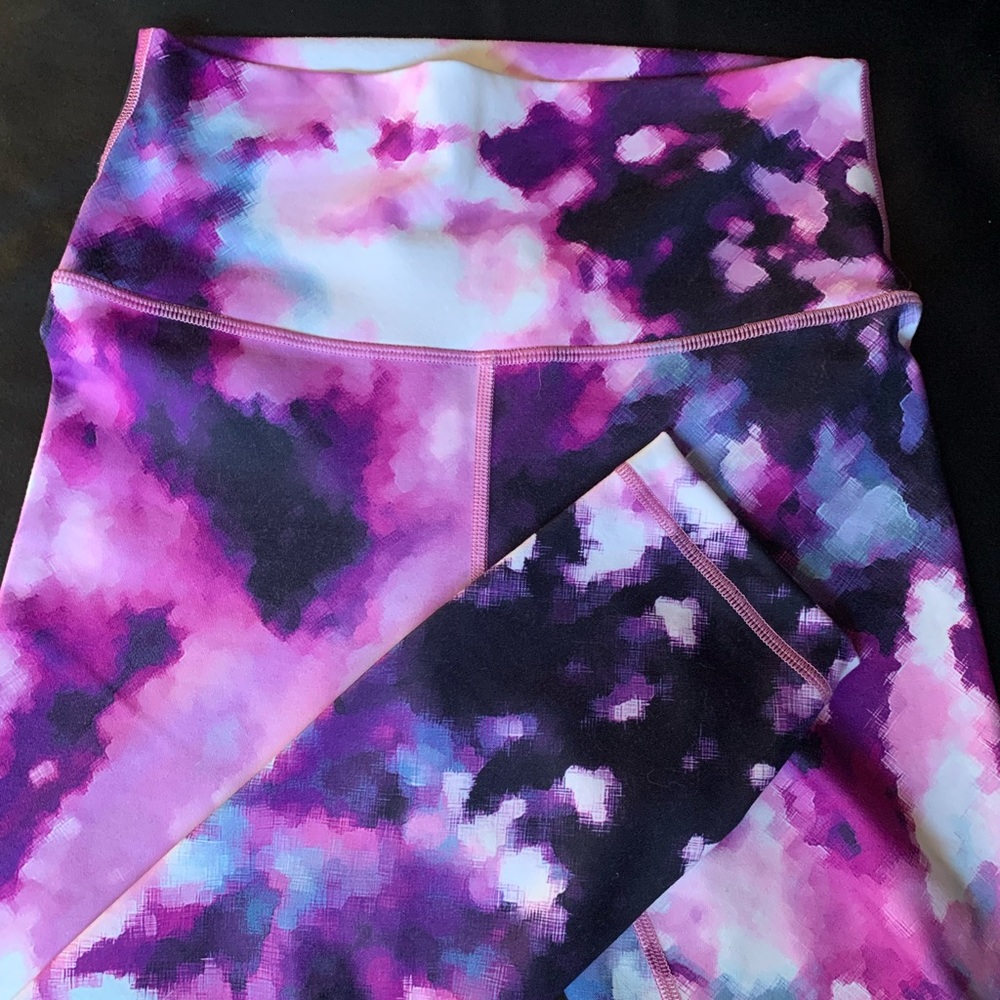 Wunder Under Lululemon Leggings - Vibrant Purple Print - 6